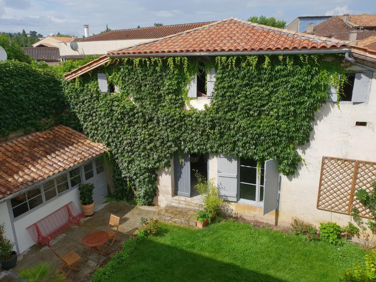 La Parenthese Bed & Breakfast La Reole Exterior photo